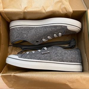 Women’s grey felt/leather Keen shoes